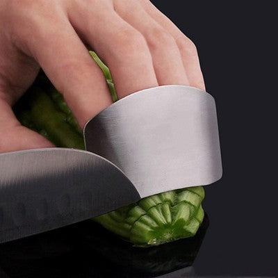 SafeSlice™ Premium Finger Guard for Effortless and Safe Slicing